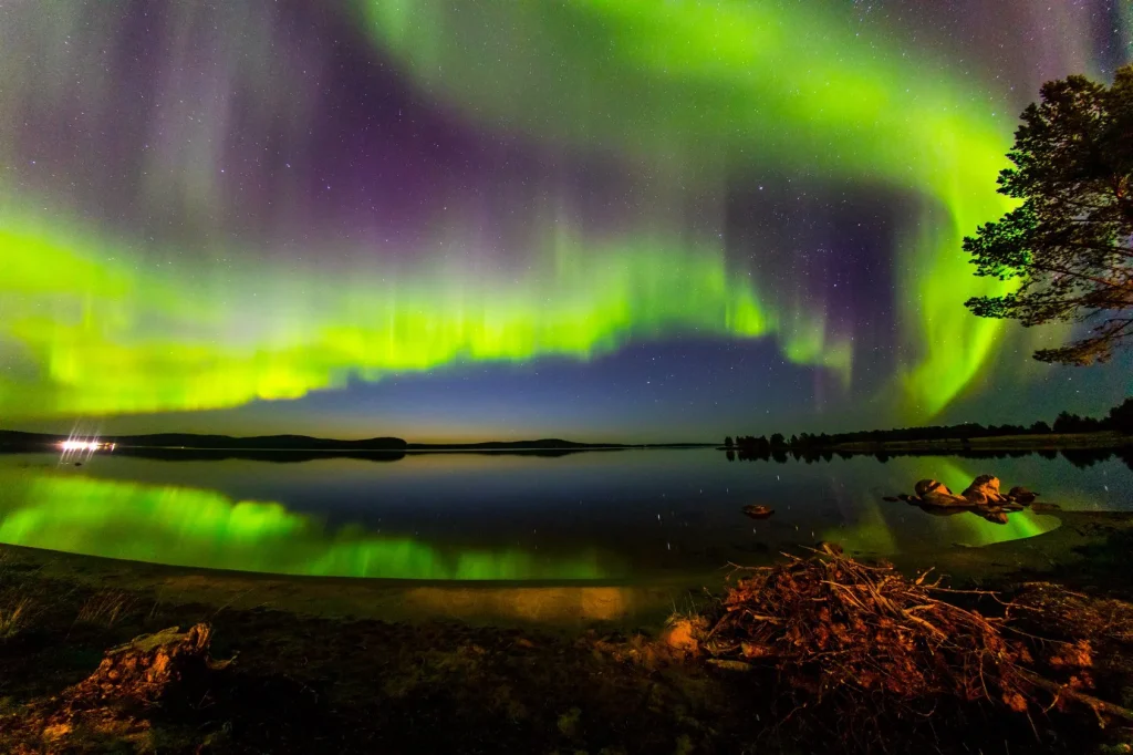 Finlandia – Aurora autunnale sul lago Inari